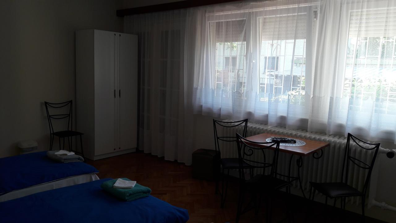 Pero Vendeghaz Hotel Debreţin Exterior foto
