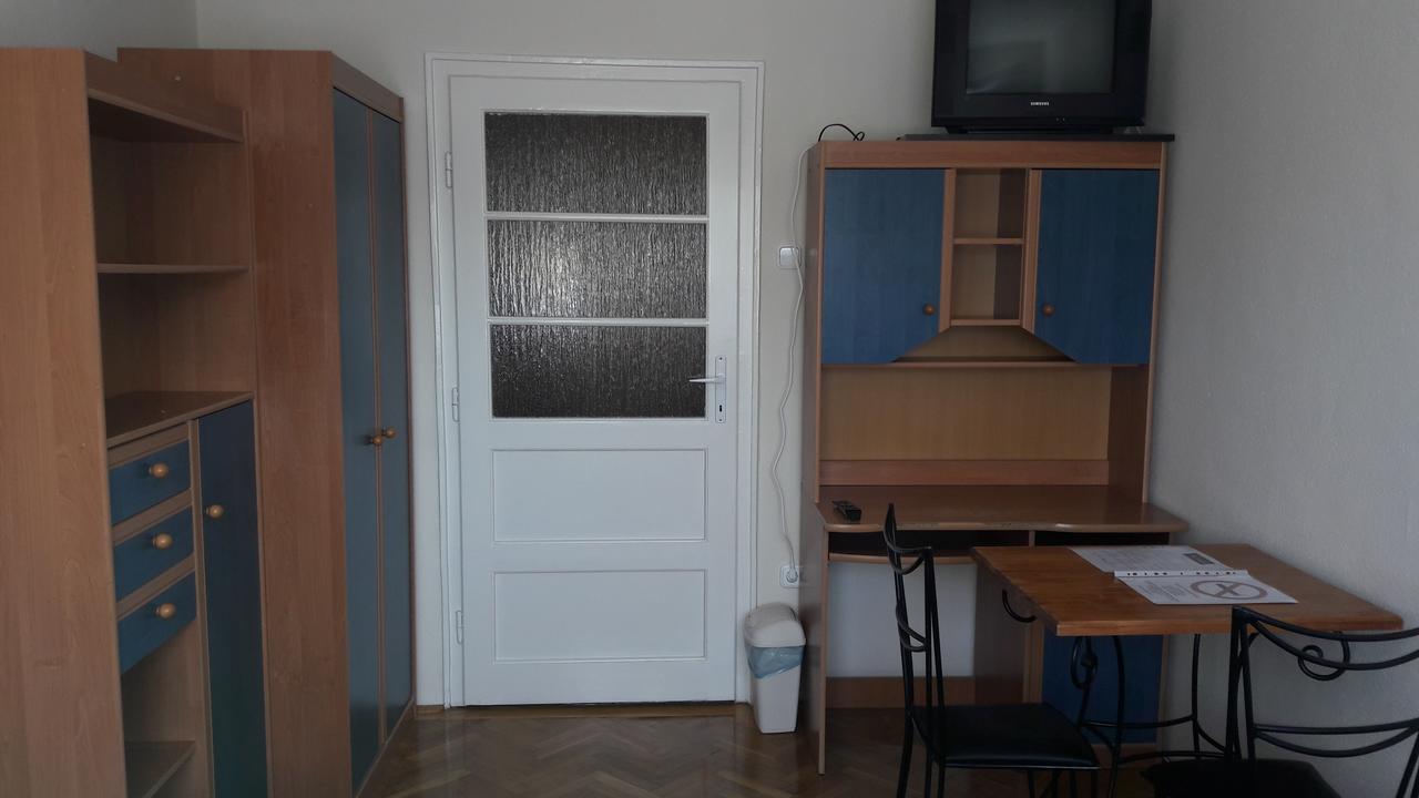 Pero Vendeghaz Hotel Debreţin Exterior foto
