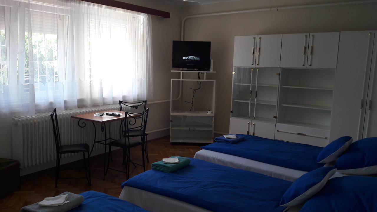 Pero Vendeghaz Hotel Debreţin Exterior foto